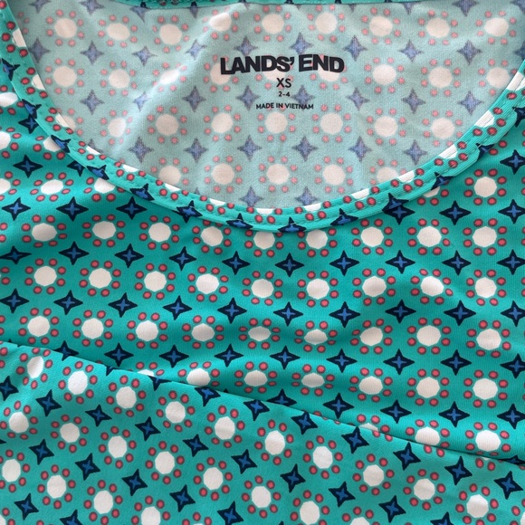 Lands’ End Swim Tee and Swim Shorts Set (Size 2P or XS) - Picture 4 of 8